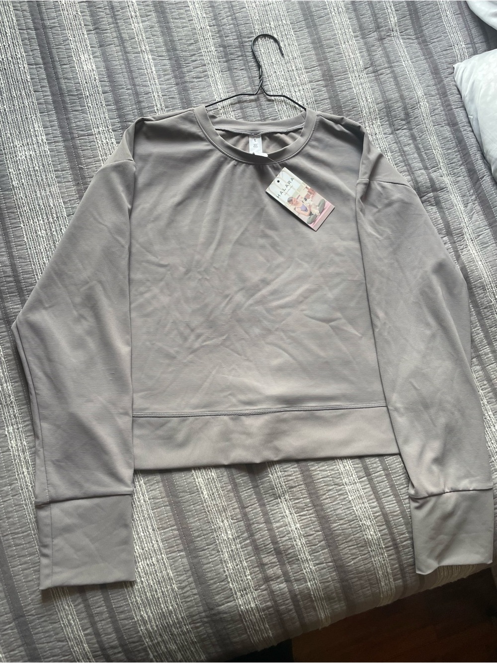 Large Women's Taupe Crewneck Sweatshirt - HALARA